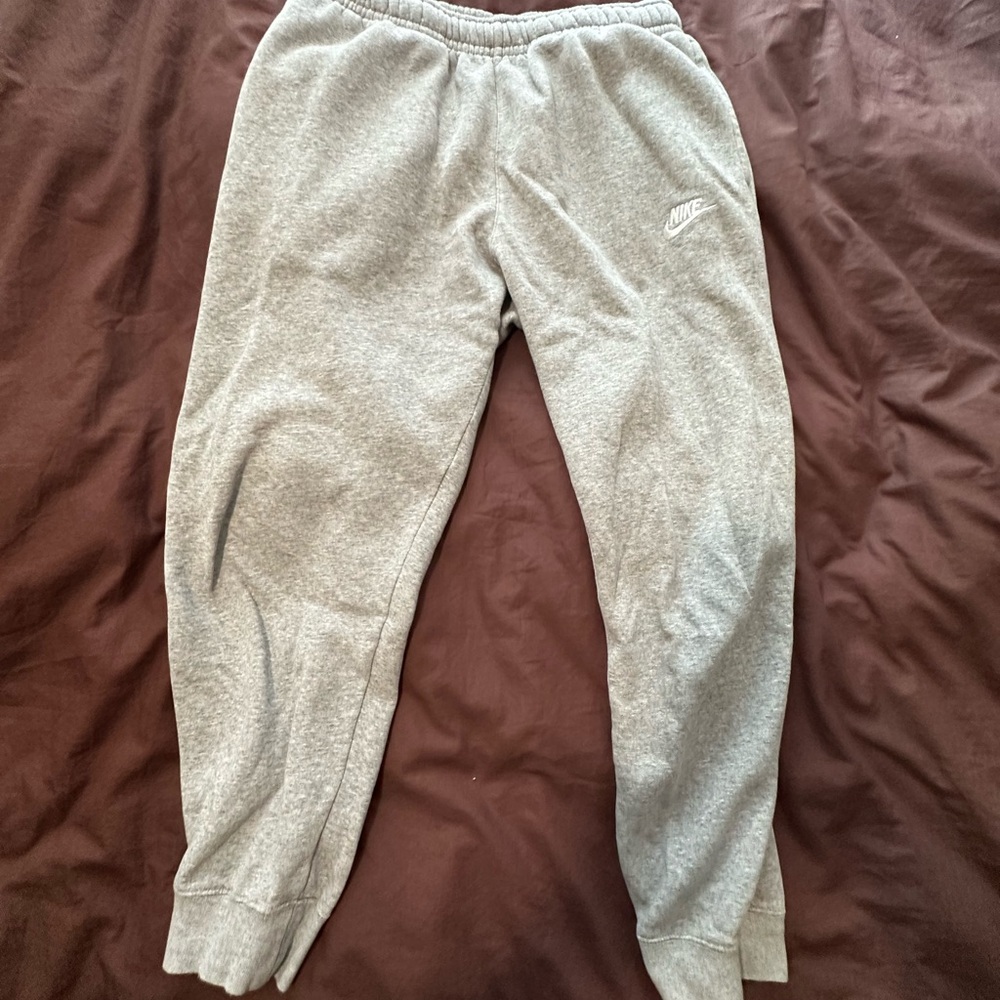 Nike Men's Heather Gray Joggers
